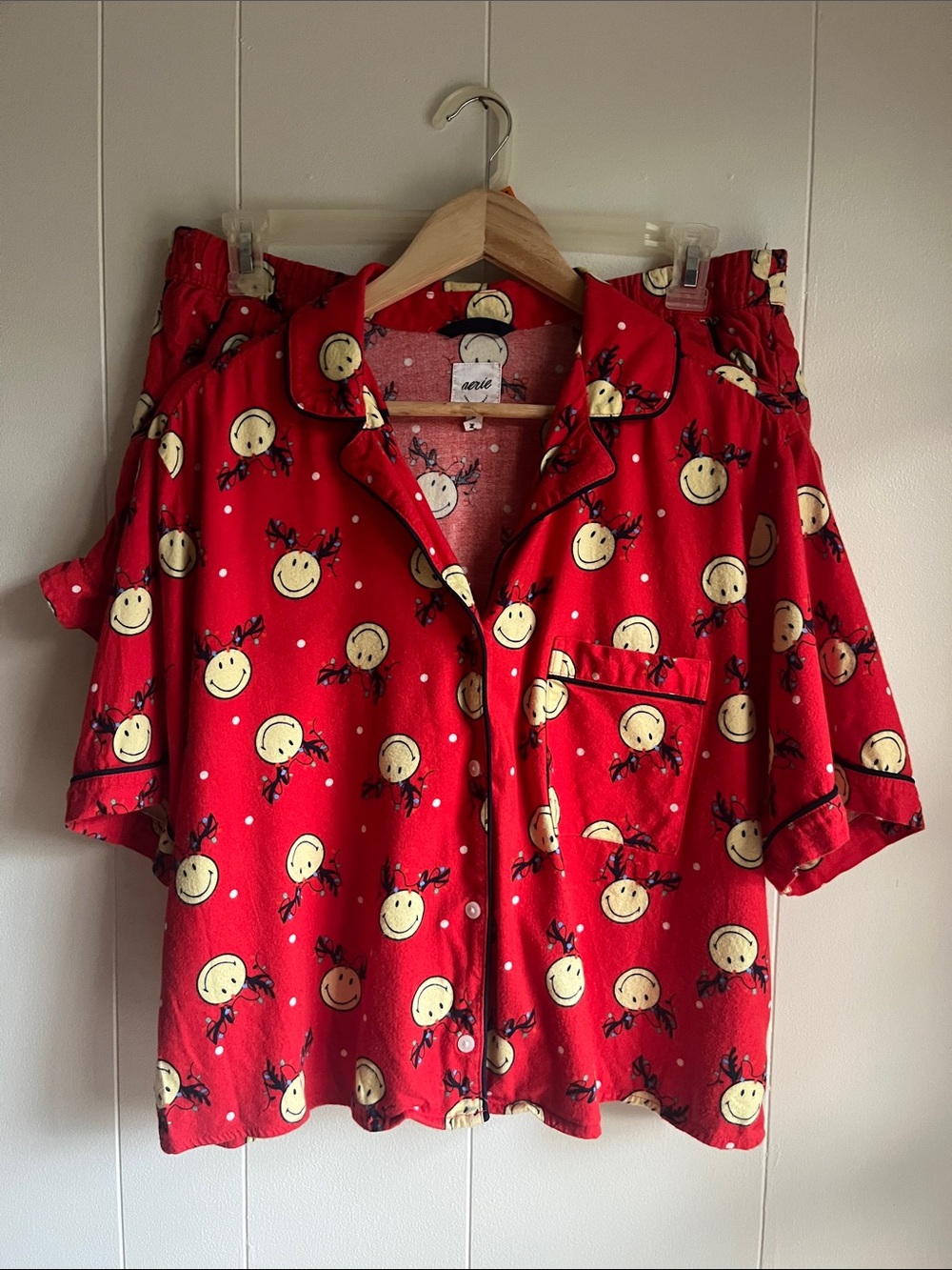 Aerie Red Smile Face Reindeer Button-Front Pajama Top and Shorts Set Sz XL